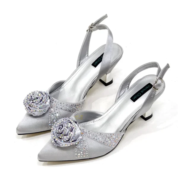 2025 Nigerian Fashion Ladies Evening Shoes And Bags Paired With Handmade Petal Clutches Pointed Toe Mid-Heel Women Party Shoes