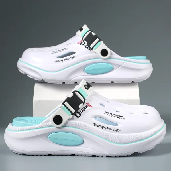New Classic Summer Clogs Men Slipper Breathable Garden Shoes EVA Outdoor Comforty Beach Slides Home Sandals Antiskid Slippers
